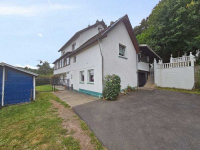 Großzügiges Einfamilienhaus mit Einliegerwohnung und Rurseeblick in Simmerath-Woffelsbach