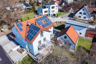 Exklusives Einfamilienhaus mit Einliegerwohnung, Wellnessbereich, Photovoltaik und Südhanglage mit W