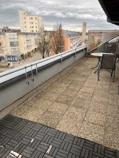 Stilvolle 3-Raum-Penthouse-Wohnung mit gehobener Innenausstattung mit EBK in Wendlingen am Neckar