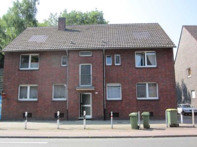 kleine gemütliche 2,5 Zimmerwohnung mit großem Balkon (ca. 8qm) mit Blick ins Grüne