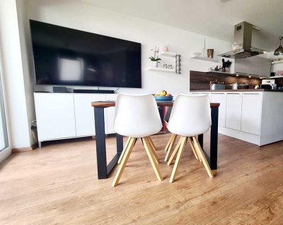 Neuwertige ETW ca. 86 m² Wfl. im EG. mit TG-Platz u. Keller, zentrumsnah in Rain!