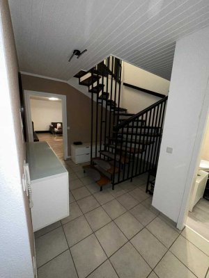 Von Privat: Frisch renovierte 3-Zimmer-Maisonette-Wohnung mit Balkon in Schifferstadt