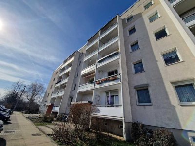 4-Zimmer-Wohnung // Balkon // Bad mit Wanne