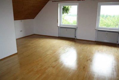 Schönes, helles Dachgeschossapartment