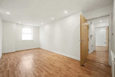 Helle Drei Zimmer Wohnung mit Balkon in Würzburg Frauenland