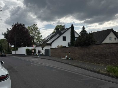 Exklusiv ausgestattetes EFH mit Doppelgarage in 1 A Wohnlage in Köln -Müngersdorf-