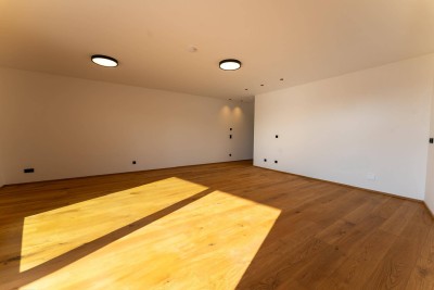 3-Zimmer-Wohnung mit Privatpool und Panoramablick!