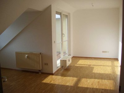 Moderne 2-Zimmer-Dachgeschoß-Wohnung mit Balkon und TG-Platz!