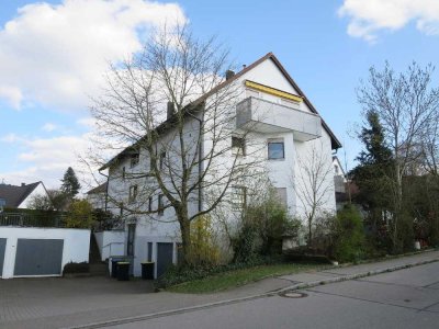 2-ZKB Dachgeschosswohnung mit Süd-Balkon und Außenstellplatz in Zusmarshausen