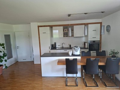 Top moderne Neubauwohnung mit Balkon