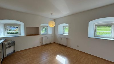 Ruhig gelegene, teilmöblierte 2-Zimmer-Wohnung mit Freizeitwohnsitz-Widmung in gepflegtem Bauernhaus