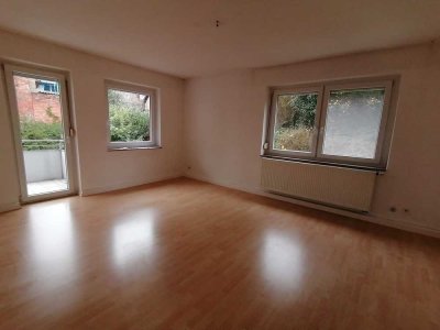 Helle 2-Zi-Wohnung, Balkon, Garage in Heilbronn-Neckargartach von privat