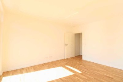 Provisionsfrei! Frisch sanierte und sofort bezugsfreie 2-Zimmer-Wohnung in Hannover-Döhren