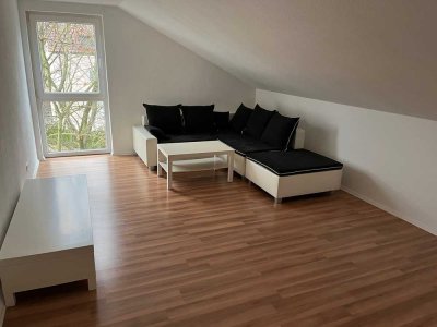 GEPFLEGTE UND GROßZÜGIGE 4ZKB-DG-WOHNUNG IN UNINÄHE