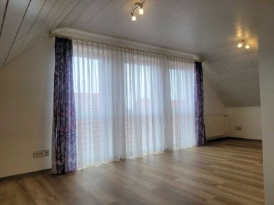 Freundliche und gepflegte 2-Zimmer-Dachgeschosswohnung in Wertheim/Main