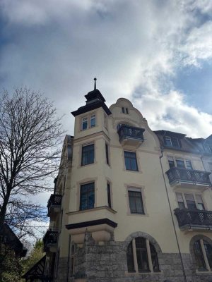 Helle 1-Zimmer-Wohnung mit Balkon in schöner Stadtvilla