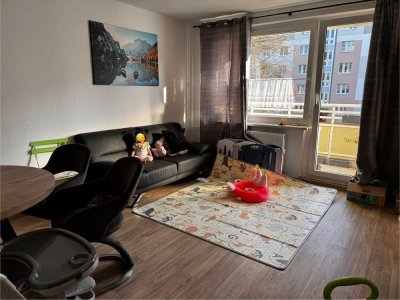 Helle neu renovierte 3-Zimmer-Wohnung mit Balkon und schöne Küche im 2. OG in Hoyerswerda-Kühnicht