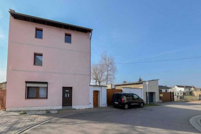 Willkommen zuhause: Neuwertiges Einfamilienhaus mit Terrasse in Feldrandlage