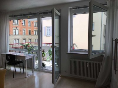 Sonniges und zentral gelegenes Apartment mit großzügigem Balkon im Heusteigviertel
