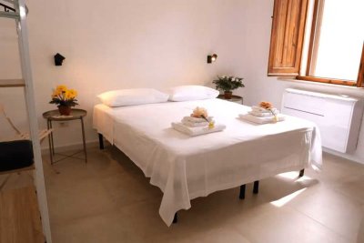 Charmante, komplett renovierte 2-Zimmer-Wohnung