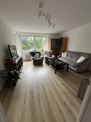 Vollständig renovierte 3-Zimmer-Wohnung mit Balkon und EBK in Leer (Ostfriesland)