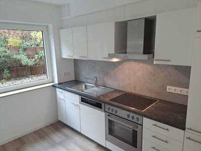 Sanierte 2-Zimmer Souterrain-Wohnung Fußbodenheizung in Steinbach (Taunus)