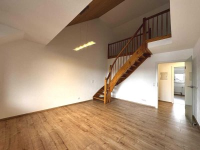 Schön renovierte 2,5-Zimmerwohnung mit Galerie, EBK, Balkon und TG-Stellplatz in Isny im Allgäu
