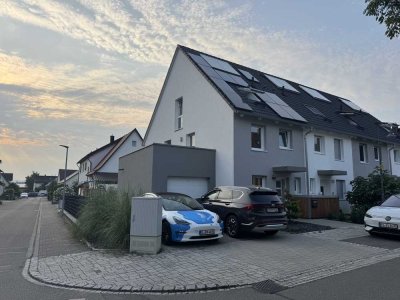 Neuwertiges 5-Zimmer-Haus mit hochwertiger Einbauküche in Dettingen