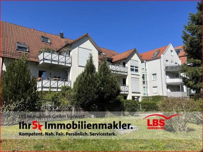 Prima Lage,  schöne Terrasse mit  Blick in den grünen Garten, TG-Stellplatz