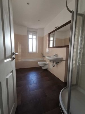 moderne 3-Raum*Tageslichtbad*Wanne*Balkon*Fußbodenheizung*1.OG