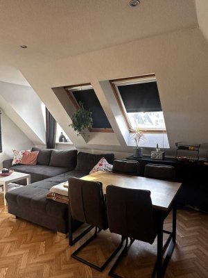 Helle 2-Zimmer Dachgeschosswohnung mit Balkon in Fledder