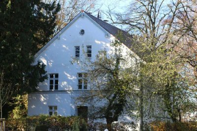 Charmantes Zweifamilienhaus mit Geschichte in 89250 Senden
