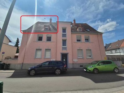 Ein Ort zum Leben, Lachen, Lieben:
Charmante Dachgeschosswohnung im Herzen von Grünstadt