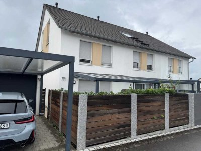 Charmantes Reiheneckhaus mit 5,5 Zimmern in Singen (Hohentwiel)