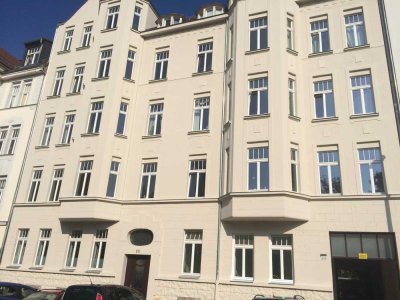 schicke Wohnung mit  50 qm Ausbaureserve  im DG,   4 Zimmer,Bad, Gäste WC, Balkon/Logia