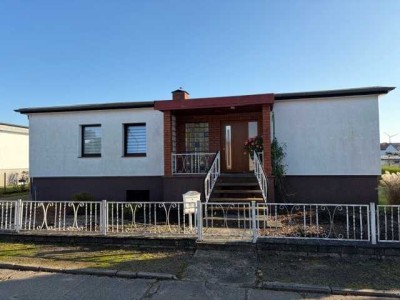 Voll unterkellertes Einfamilienhaus mit Nebengelass in Tribsees zu verkaufen