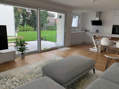 Wunderschöne 3-Zimmer Gartenwohnung mit gehobener Innenausstattung mit EBK in Radolfzell