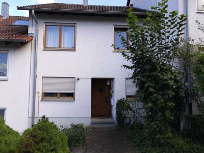 Reihenhaus in Ulm- Söflingen in ruhiger bevorzugter Lage, mit 6 Zimmern und 148 m² Wohnflläche