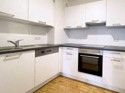 2er-WG: Ruhiger 3 ZIMMER-NEUBAU + Terrasse 19m² + extra Küche neu möbliert + Bad/Wanne + extra WC!