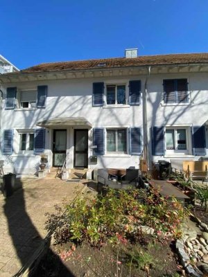 ++NEU IM ANGEBOT++ Reihenmittelhaus Weil-Gartenstadt: ruhig und zentral!