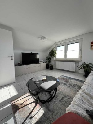 Schöne 2,5-Zimmer-Dachgeschosswohnung mit Charme