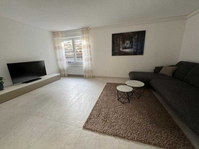 Renovierte 2-ZKB-Wohnung mit Möblierung in Augsburg – WG möglich