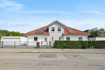 Energieeffizienter Wohntraum – Stilvoller Bungalow mit Kamin & Komfort
