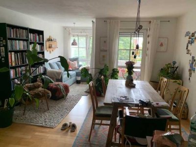 Wunderschöne 2 Zimmer Etagenwohnung mit Balkon und Einbauküche am Ringpark