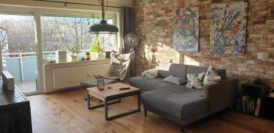 Von Privat - Hochwertig renovierte 4.5-Zimmer Wohnung mit großem Balkon, hell, ruhig