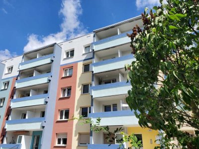 2 Zimmer mit Südbalkon für Singles & Paare!