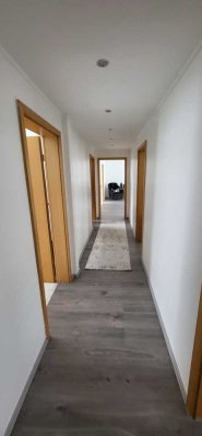 Wohnen in Solingen: 120 m² Wohnfläche mit guter Ausstattung & bester Anbindung!