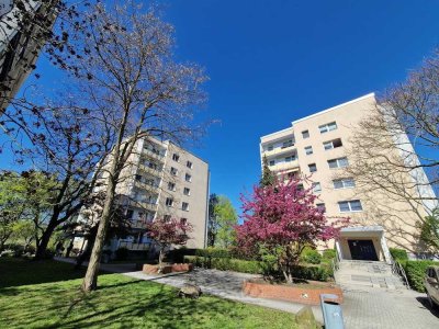 **FAMILIEN WILLKOMMEN**5-Zimmer-Wohnung // DG // Balkon // 2 Bäder // ab Sofort