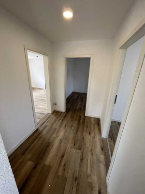 Schöne, renovierte DG-Wohnung in ruhiger Lage von Pirmasens zu vermieten!