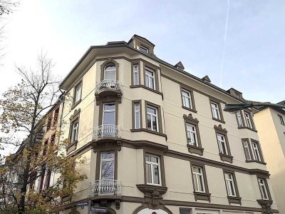 Stilaltbau Dachgeschoss-Wohnung im besten Nordend-West - Erstbezug nach Sanierung